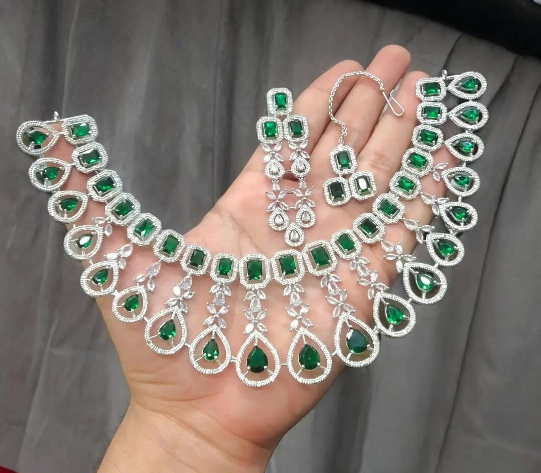Starcut AD Jewellery Set