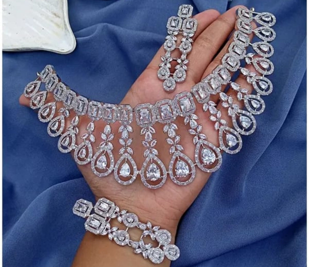 Starcut AD Jewellery Set