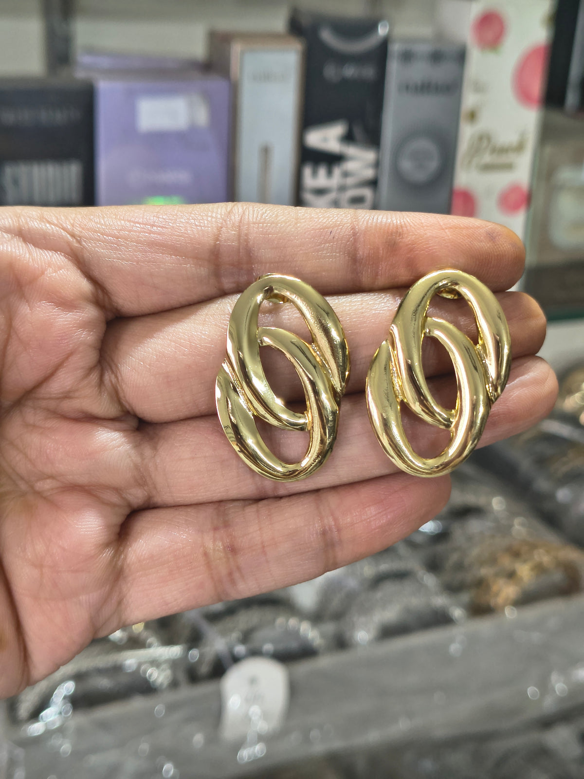 Anti-Tarnish Earring Combo ..

BUY Any 3 at ₹400 + Ship ..
