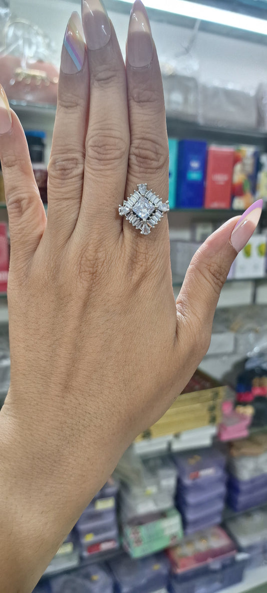 Starcut AD Solitaire Ring