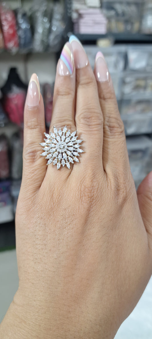 Starcut AD Flower Ring