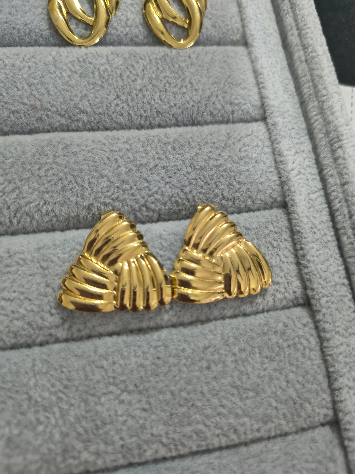 Anti-Tarnish Earring Combo ..

BUY Any 3 at ₹400 + Ship ..