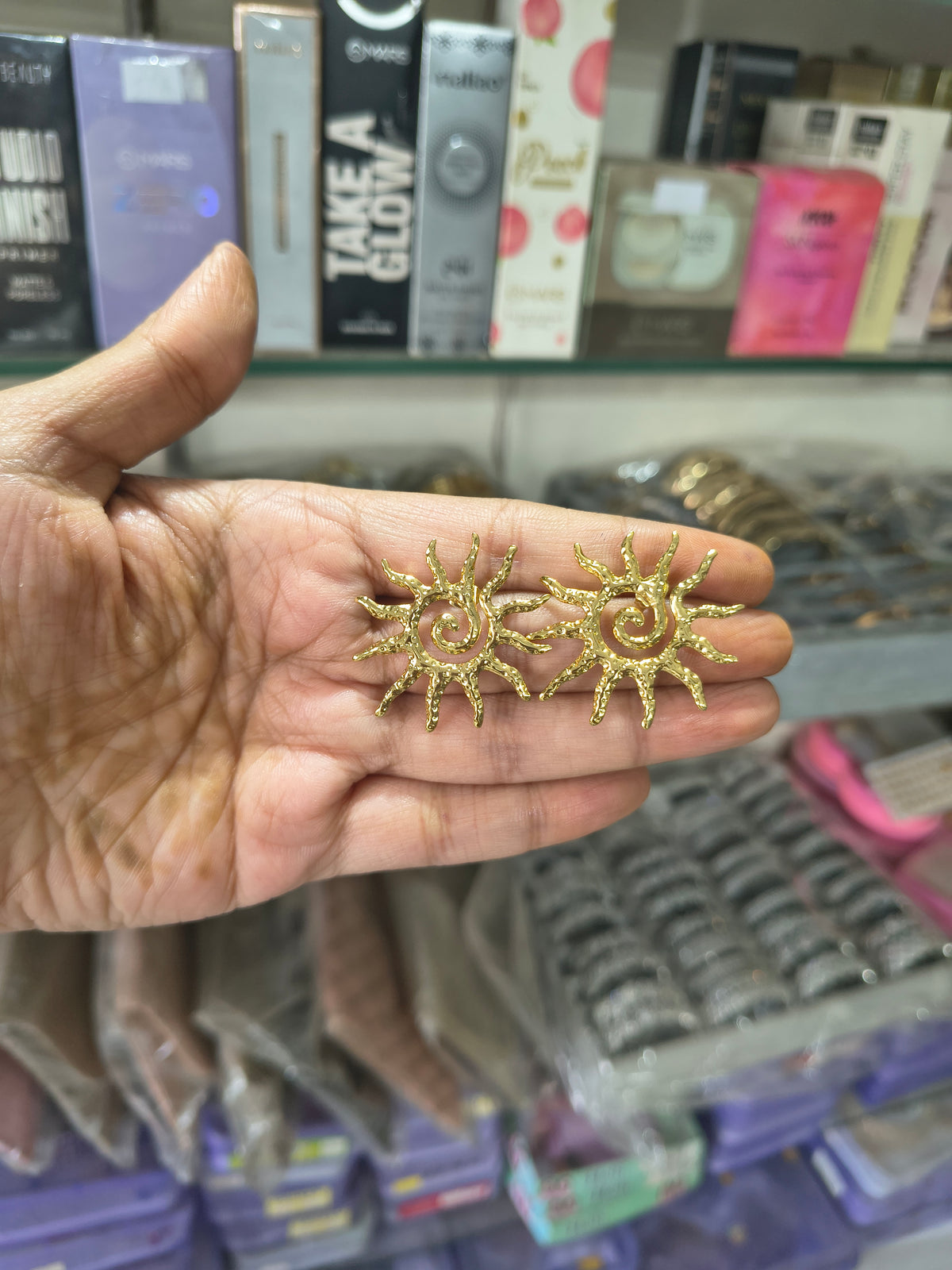 Anti-Tarnish Earring Combo ..

BUY Any 3 at ₹400 + Ship ..