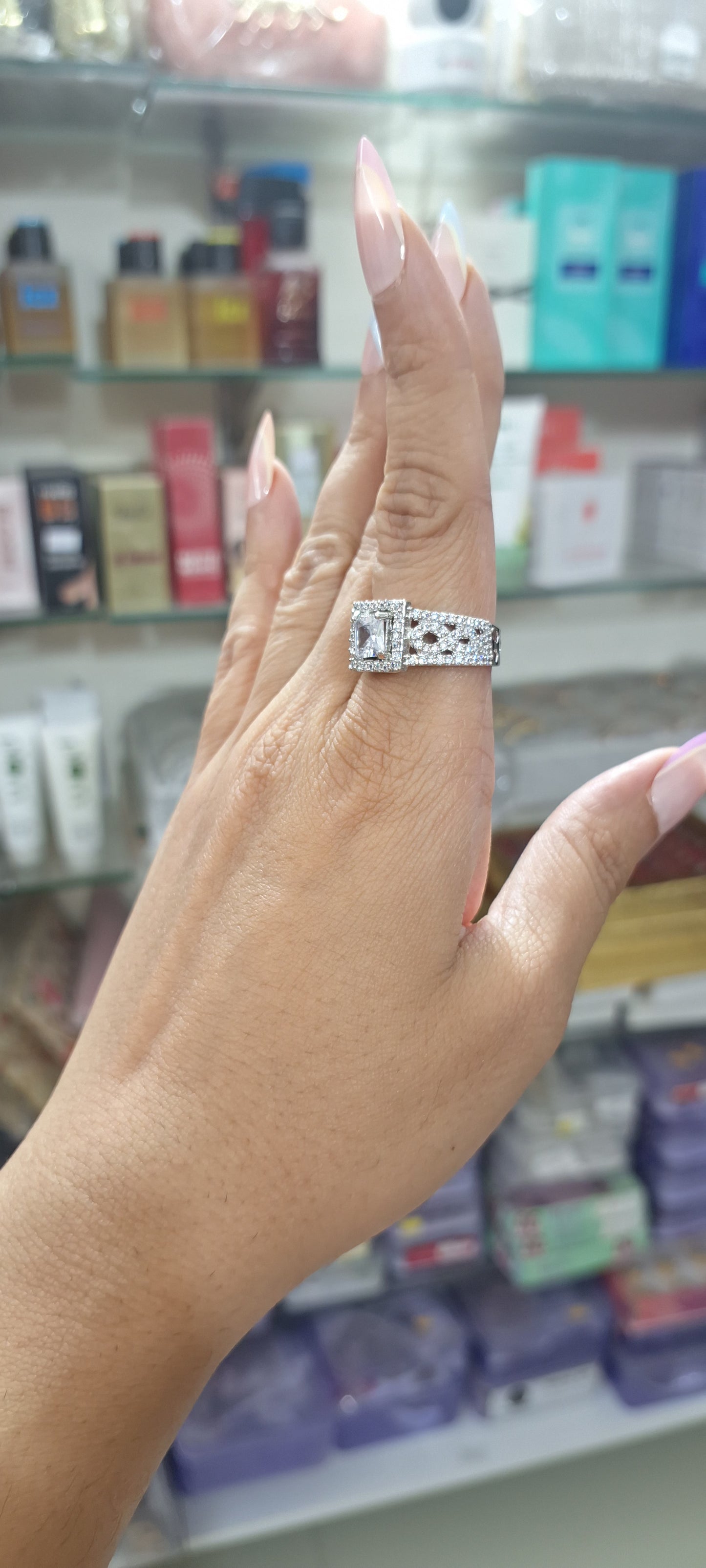 Starcut AD Solitaire Ring