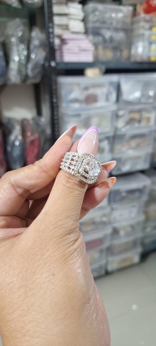 Starcut AD Solitaire Ring