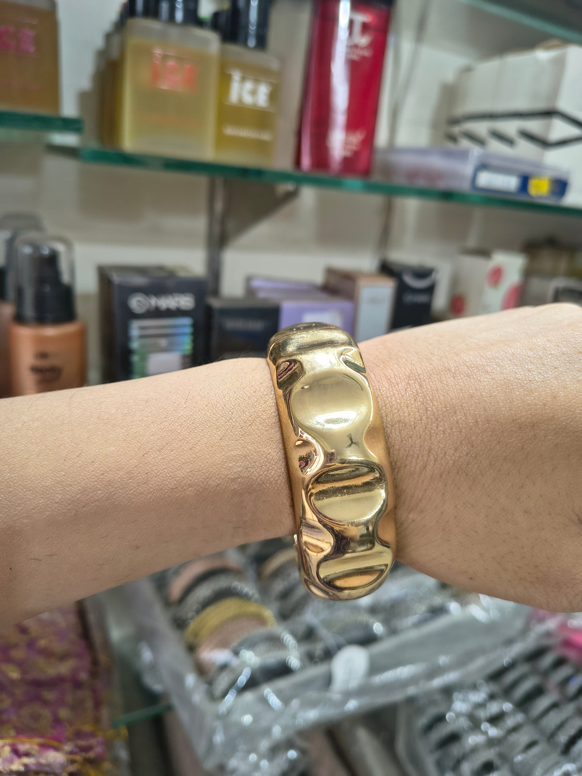 Premium Quality 

Anti- Tarnish Bracelet