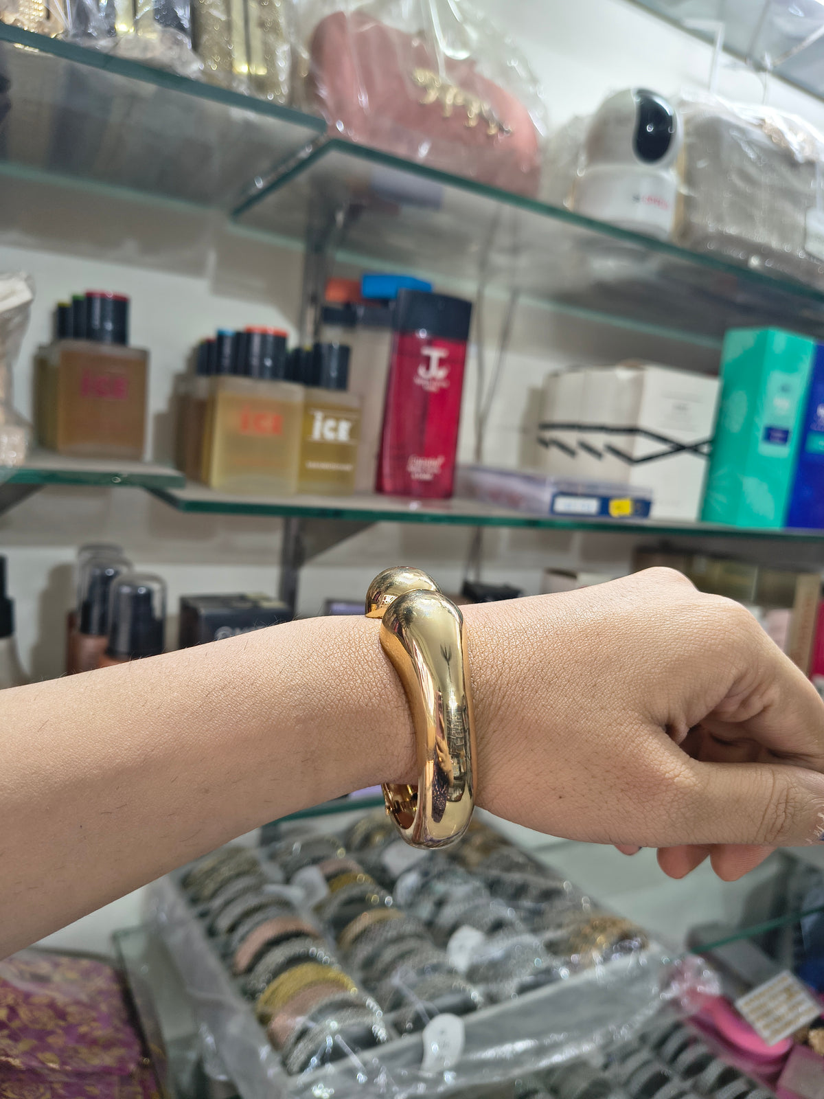Premium Quality 

Anti- Tarnish Bracelet